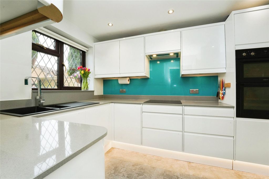 Property photo 2 of 18 Picture No. 08