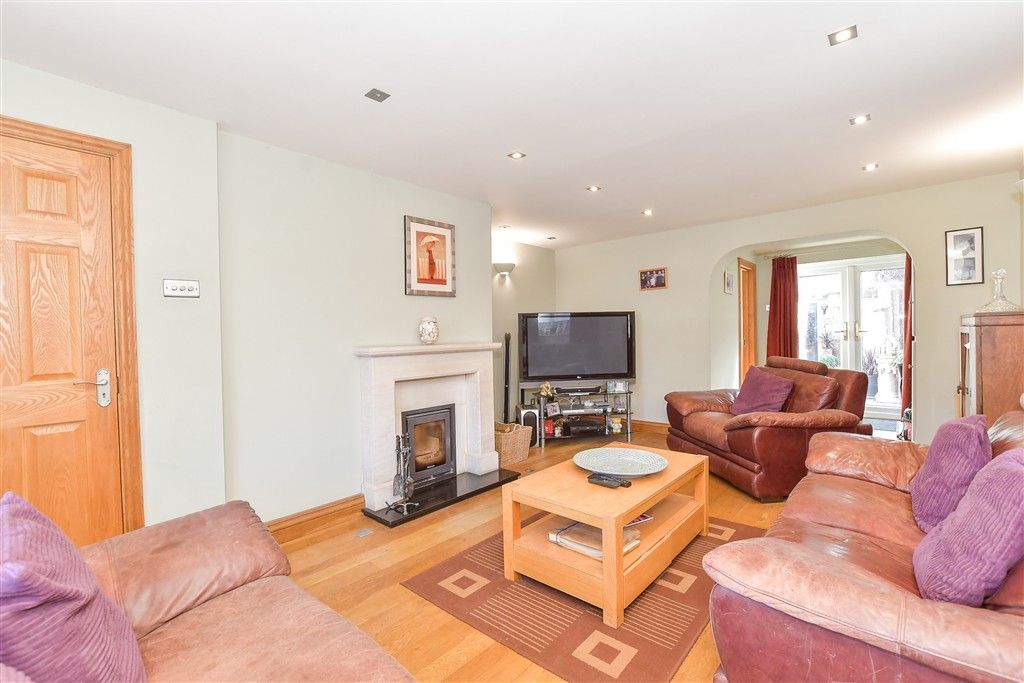 Property photo 2 of 12 Lounge