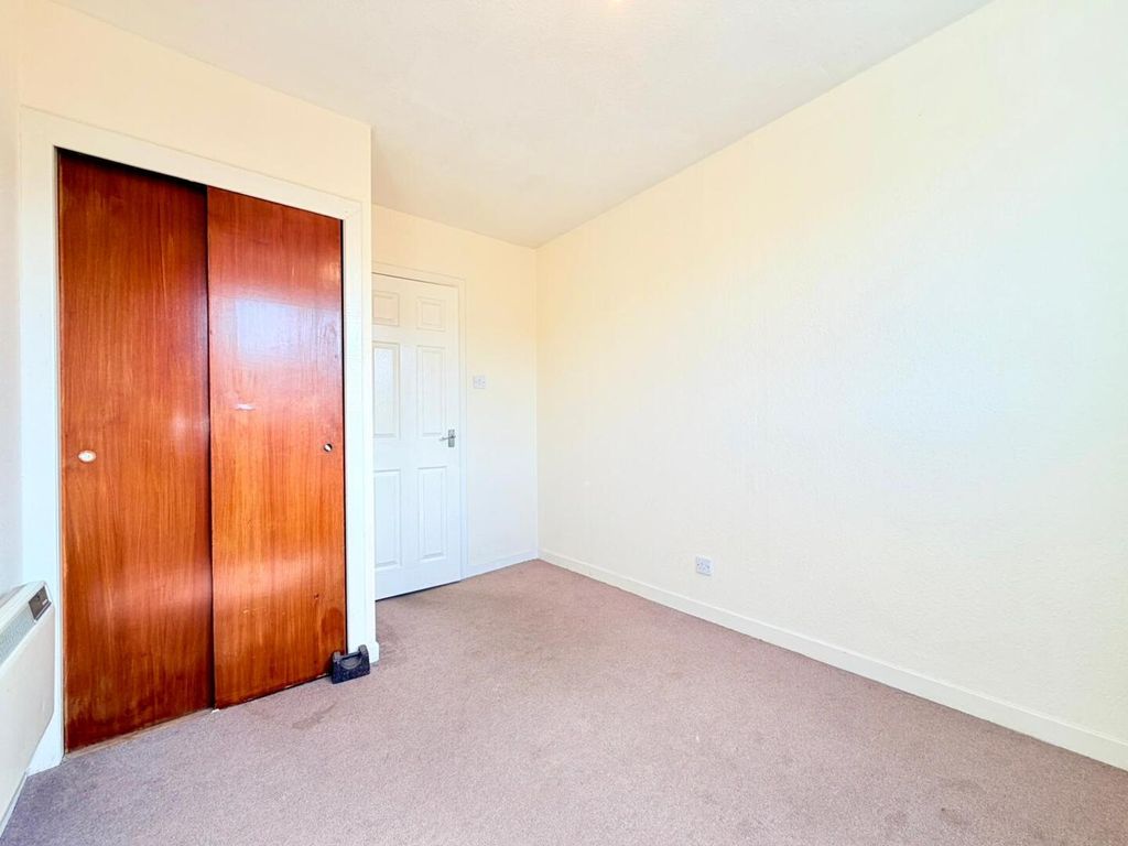 Property photo 3 of 11 Image 03