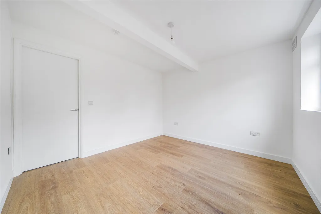 Apartment in London, London Borough of Haringey - View 3
