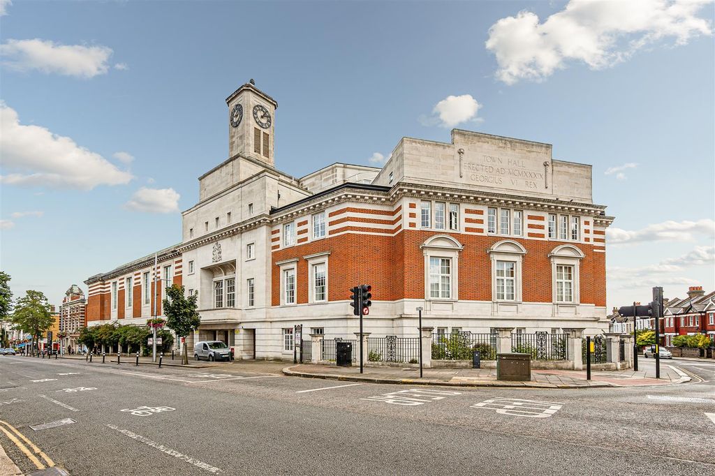 Property photo 1 of 18