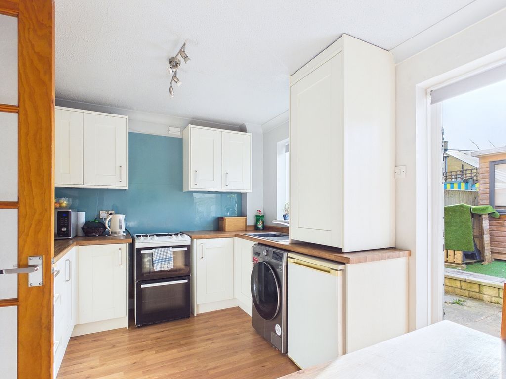 Property photo 3 of 10 Cam01338G0-Pr0170-Still007