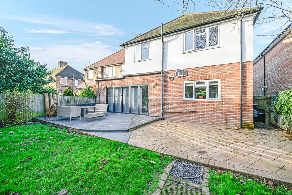 Property photo 1 of 27