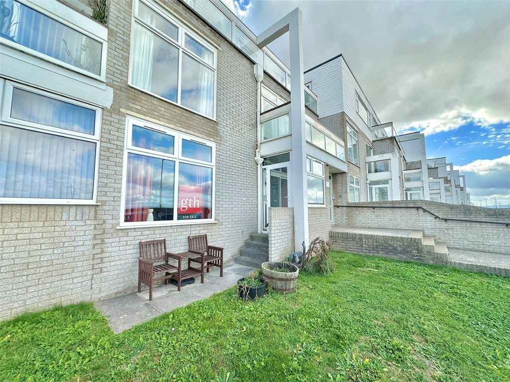 Property photo 2 of 19 Picture No. 14