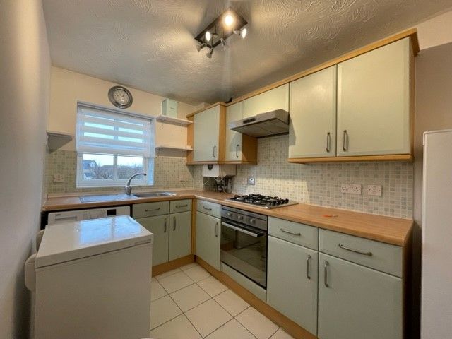 Property photo 2 of 7 Kitchen