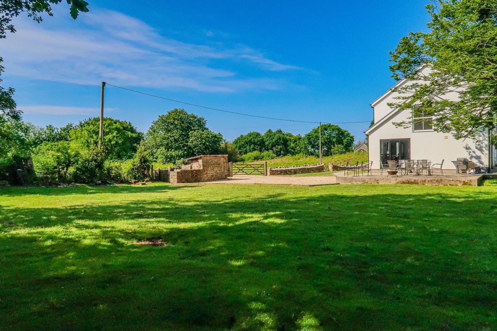 Property photo 3 of 26 Llwyn Celyn-2.Jpg