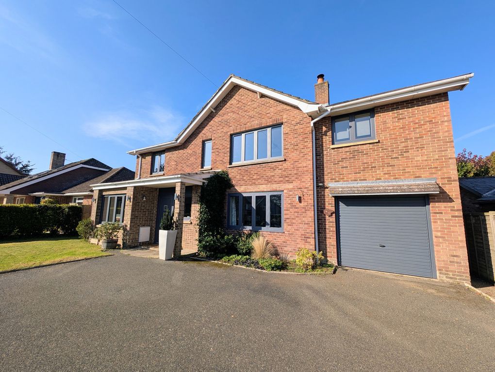 Property photo 1 of 50