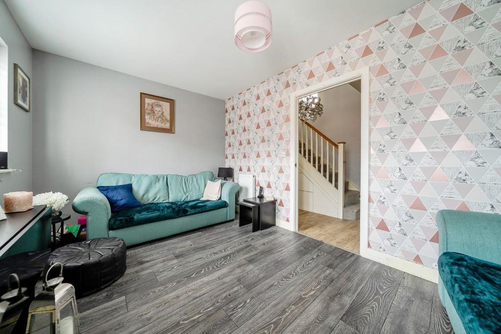 Property photo 3 of 17 1441979-9-69De1c970E203.Jpg