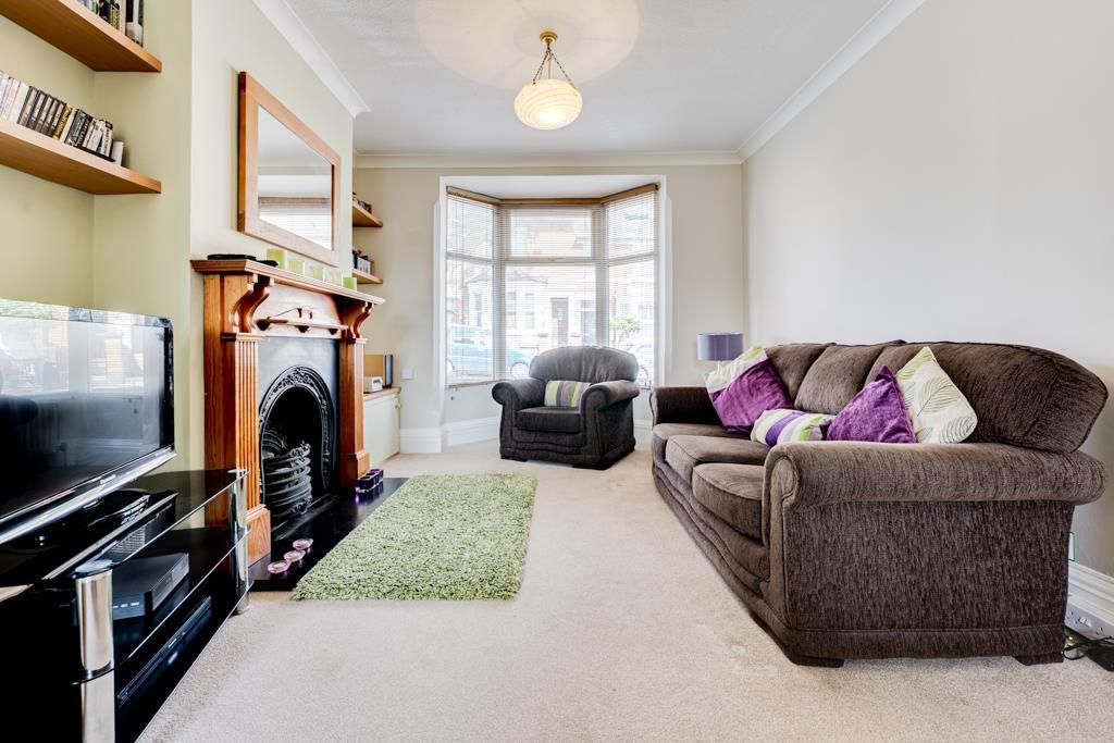 Property photo 2 of 26 67 Roundhill Road, Kettering-9.Jpg