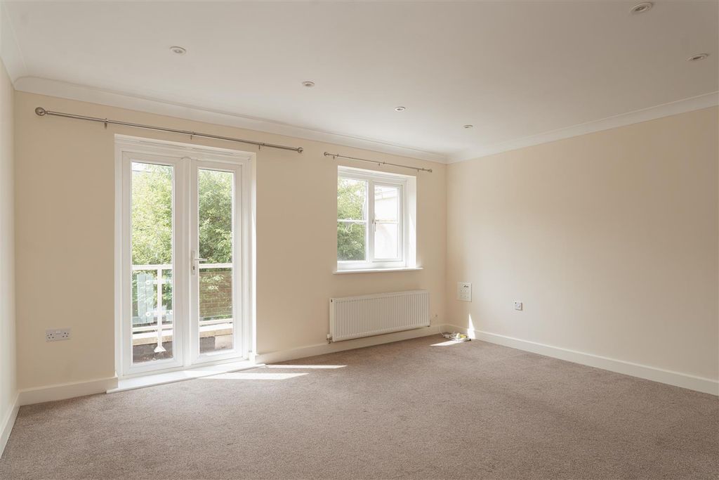 Property photo 2 of 12 4.Jpg