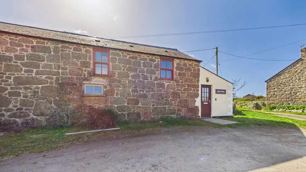 Property photo 2 of 11