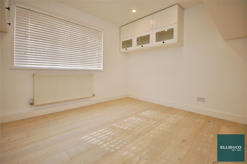 Property photo 3 of 10 Picture No. 11