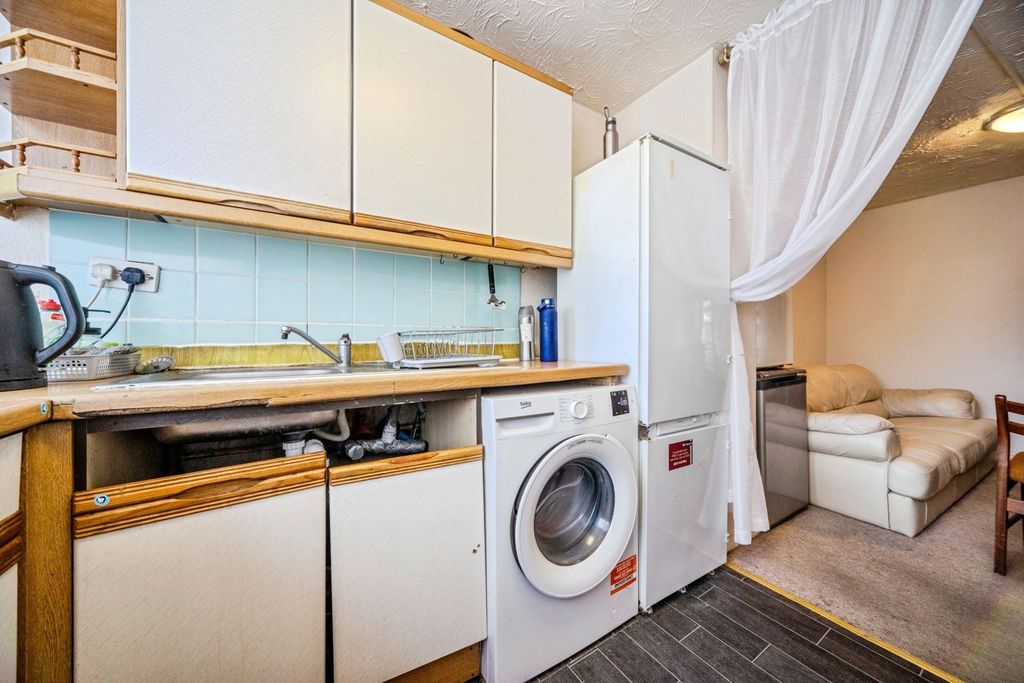 Property photo 2 of 15 Pbox-Img.Jpg
