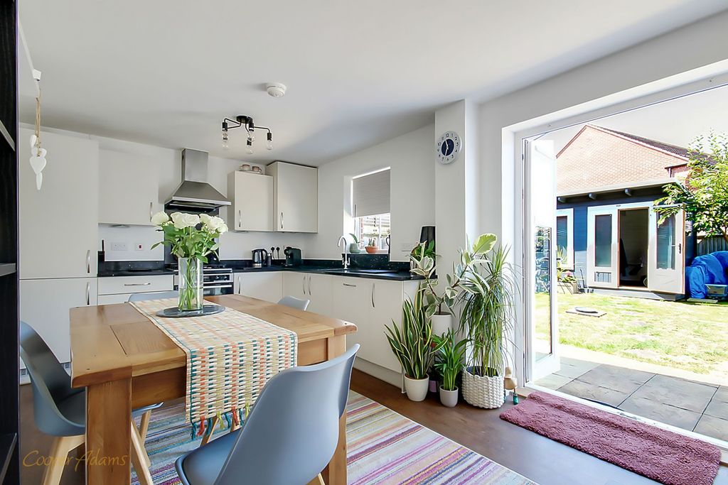 Property photo 2 of 13 Kitchen/Breakfast Room