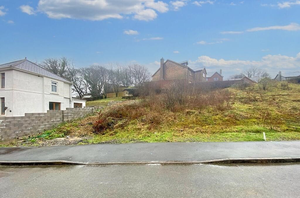 Property photo 1 of 3