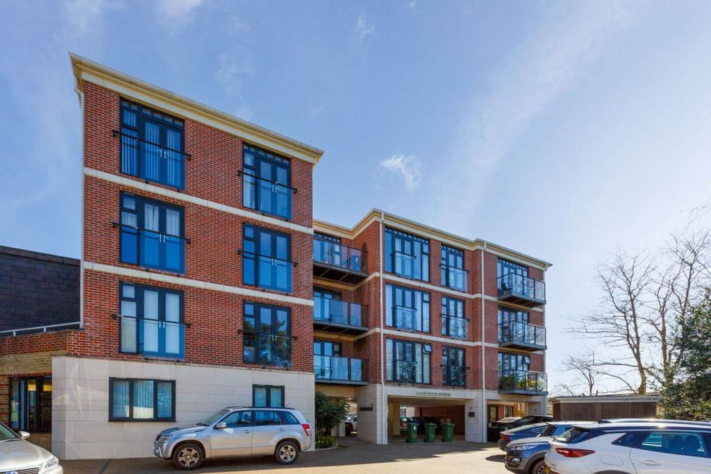 2 bed flat to rentSouth Park, Sevenoaks TN13