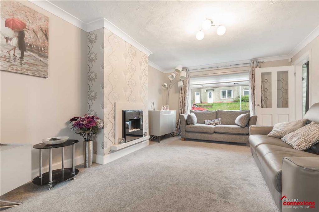 Property photo 2 of 25 Lounge (1)