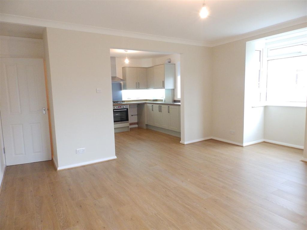 Property photo 2 of 8 Pa210005.Jpg