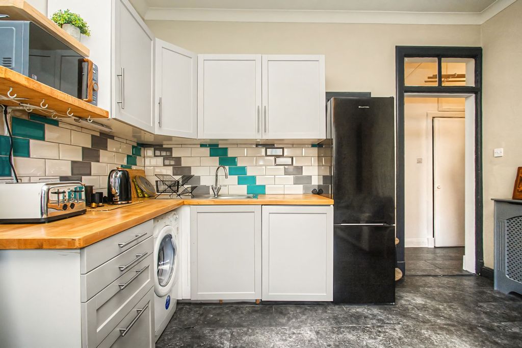 Property photo 3 of 16 4954663