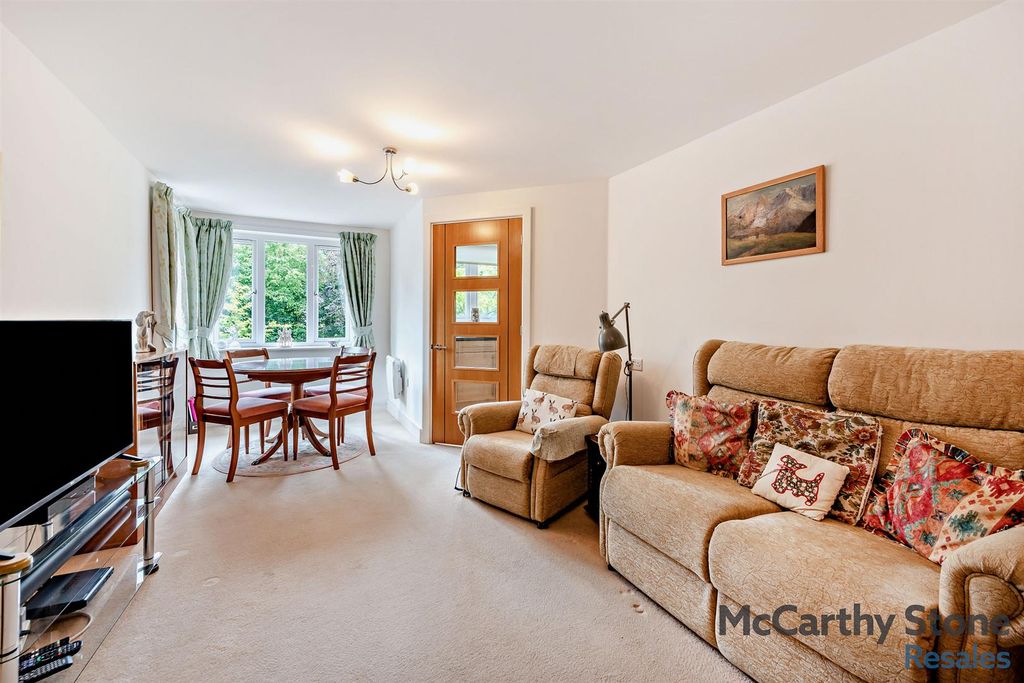 Property photo 2 of 10 8656545-Interior05-800.Jpg