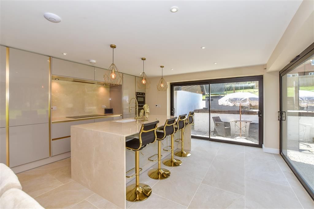 Property photo 2 of 20 Kitchen/ Dining Area