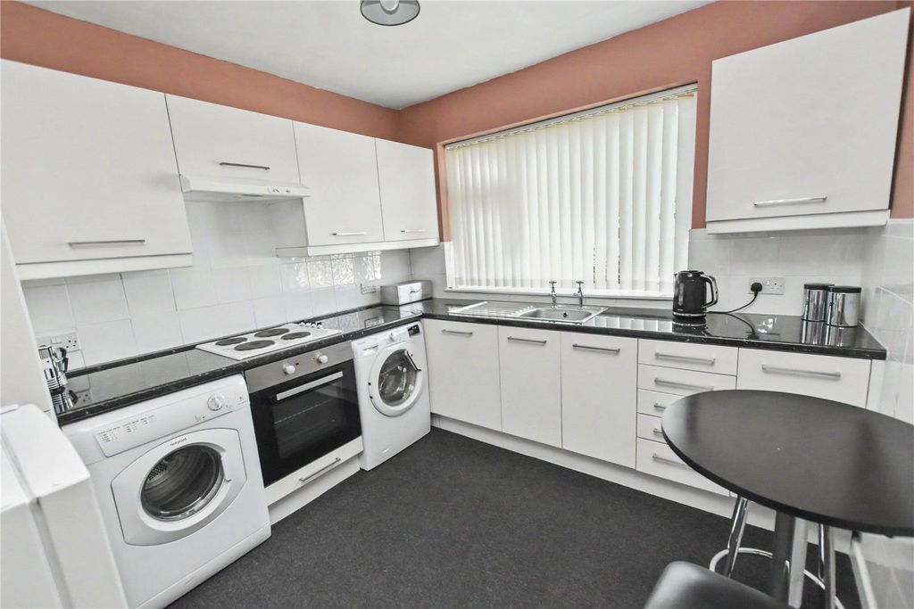Property photo 3 of 10 Picture No. 02
