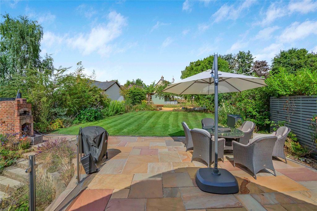 Property photo 3 of 13 Garden