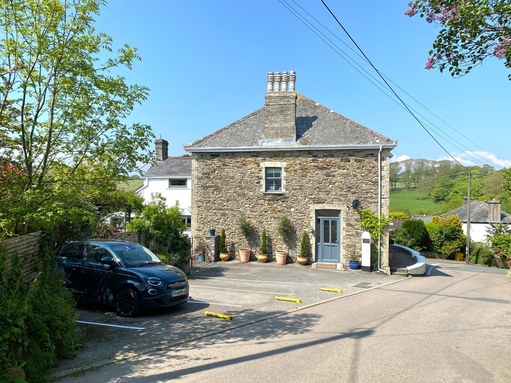 Property photo 3 of 38 4694177