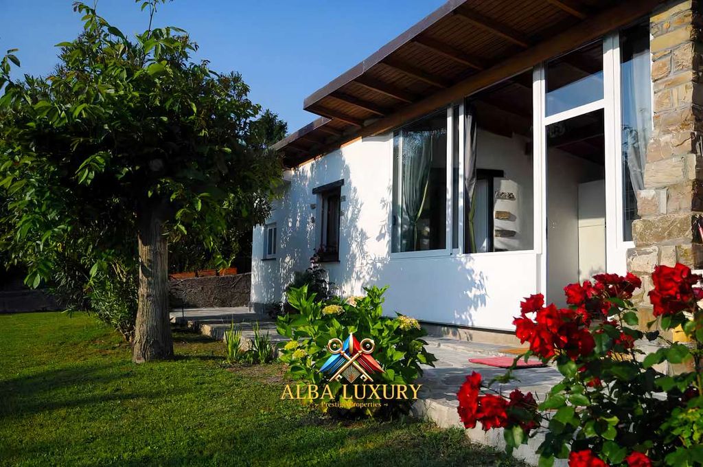 Property photo 2 of 31