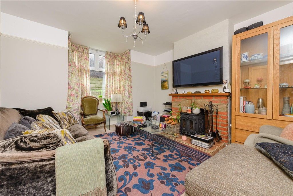 Property photo 1 of 9 Lounge