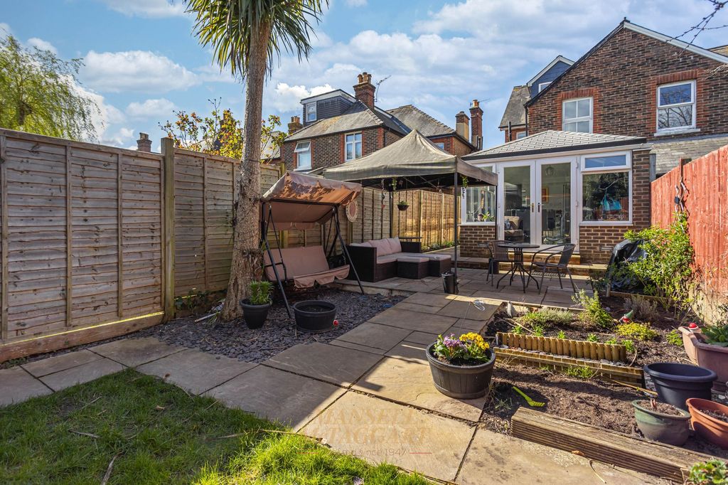 Property photo 2 of 25