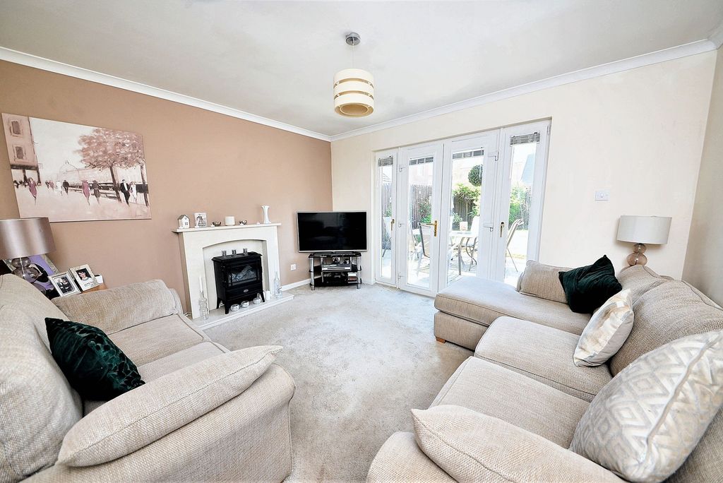 Property photo 3 of 18