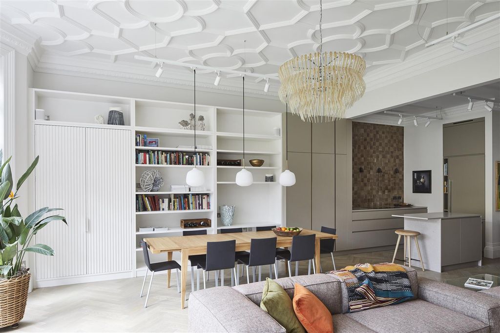 Property photo 2 of 24 Cadogan Gardens 1.Jpg