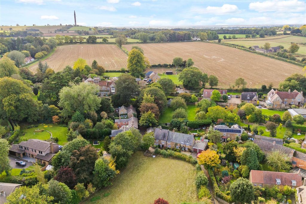 Property photo 2 of 57 Tom Thumb Cottage, Hellidon (62 Of 65).Jpg