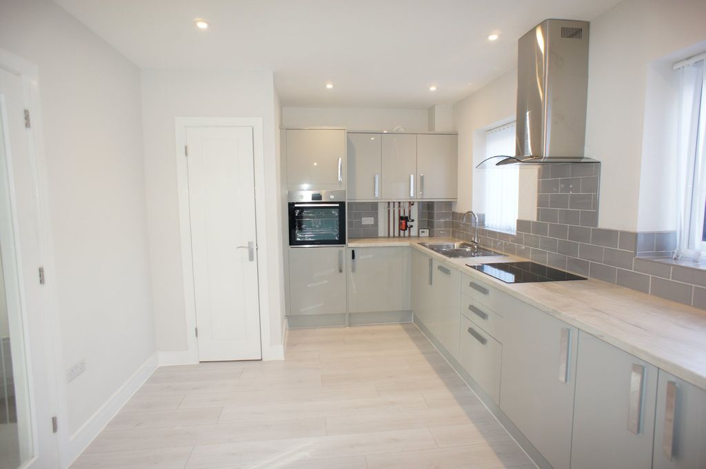 Property photo 2 of 20 Kitchen