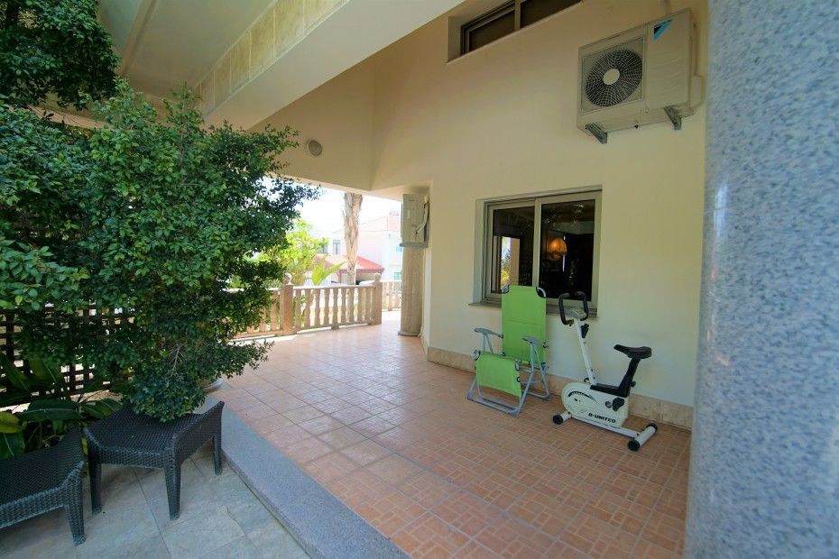 Property photo 3 of 24