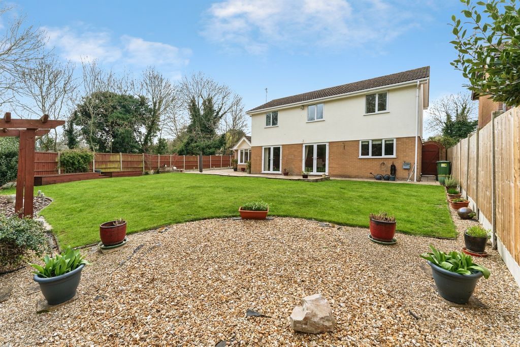 Property photo 1 of 18
