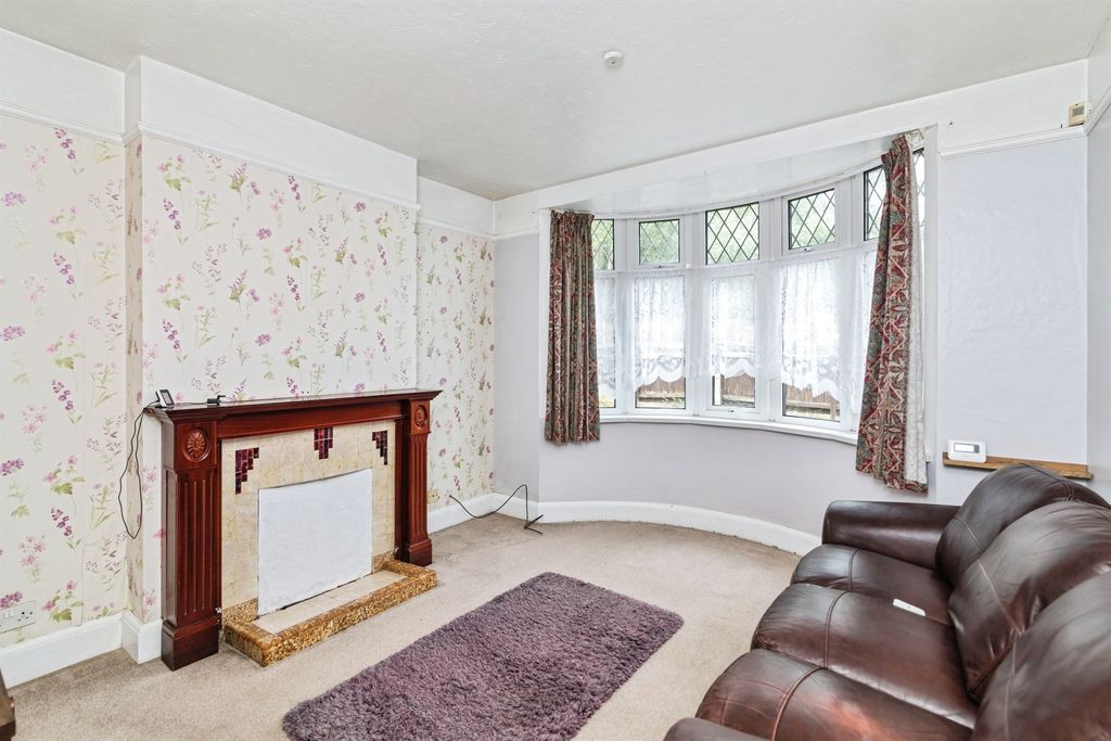 Property photo 2 of 19