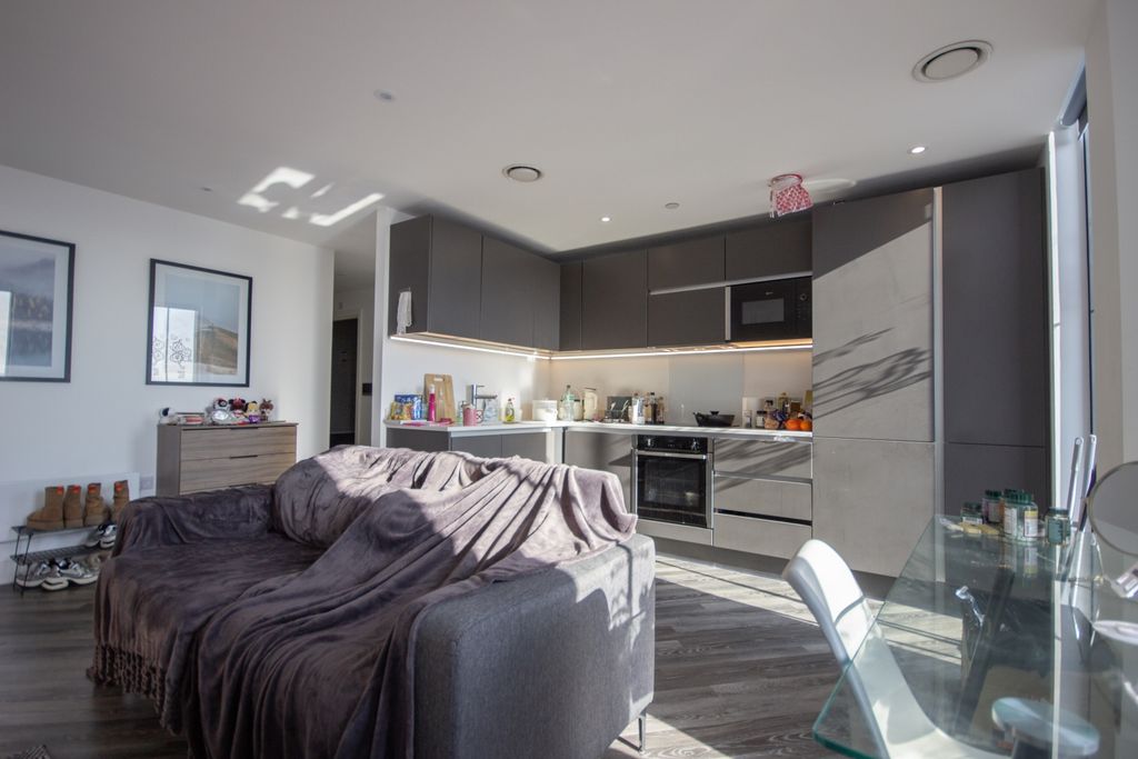 Property photo 2 of 11 10-2