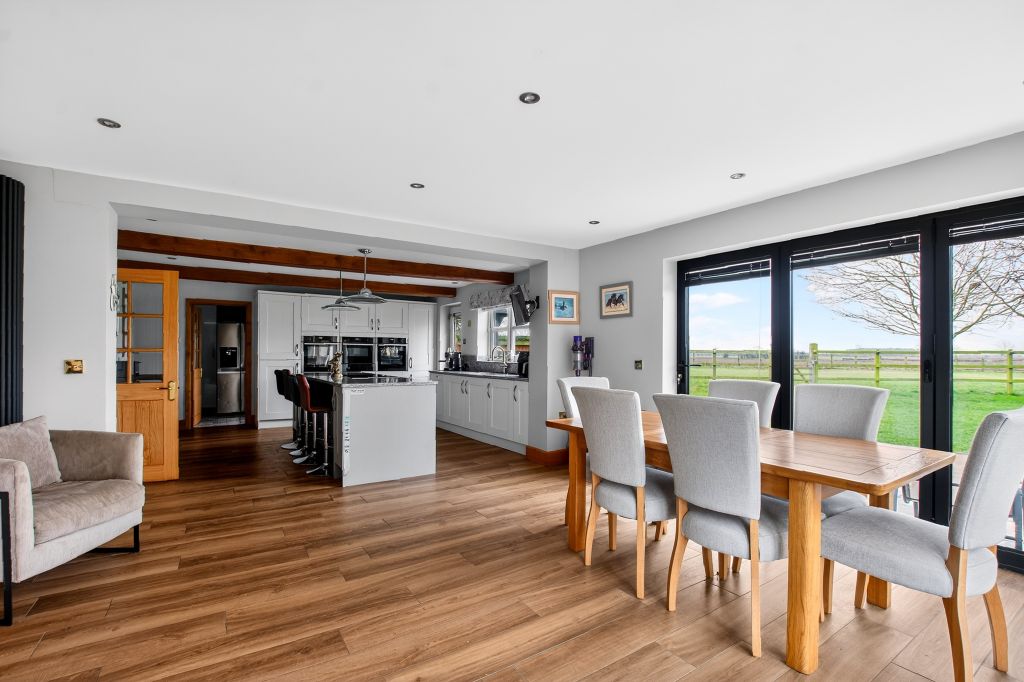 Property photo 2 of 31