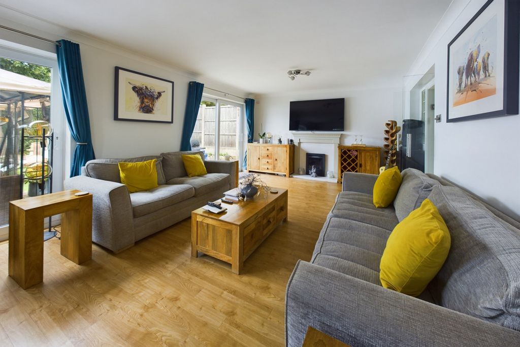 Property photo 2 of 18