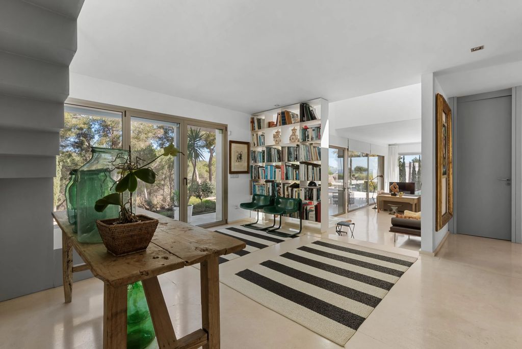 Property photo 3 of 22