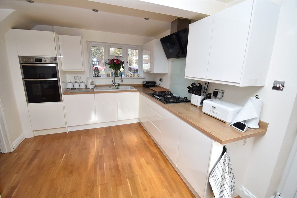 Property photo 3 of 14 Picture No. 12