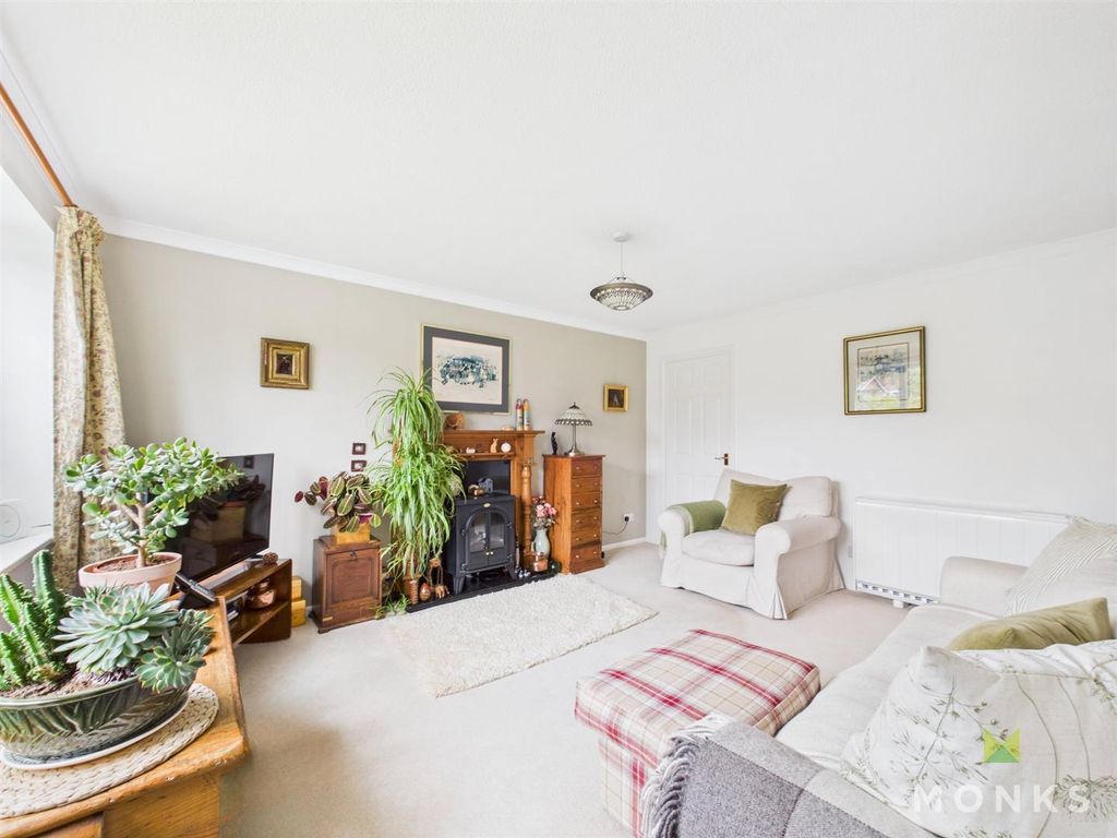 Property photo 3 of 17 Cam01420G0-Pr0778-Still005.Jpg