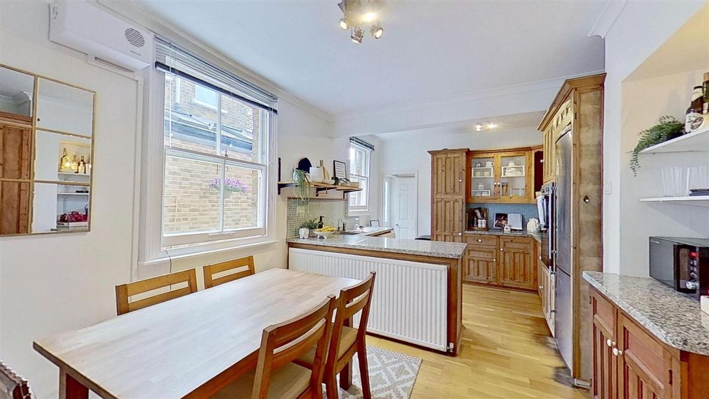 Property photo 3 of 16 Bodmin-Street-Earlsfield-Sw18-06182026_141012.Jpg