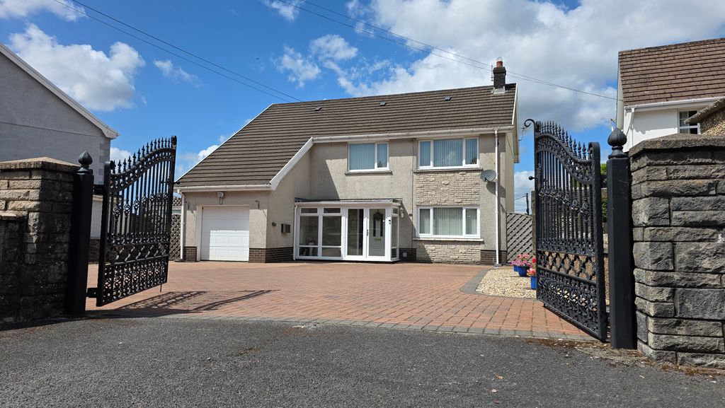 Property photo 1 of 44