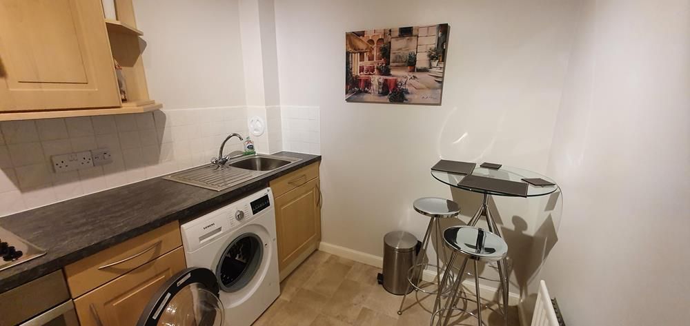 Property photo 2 of 6 Kitchen_R