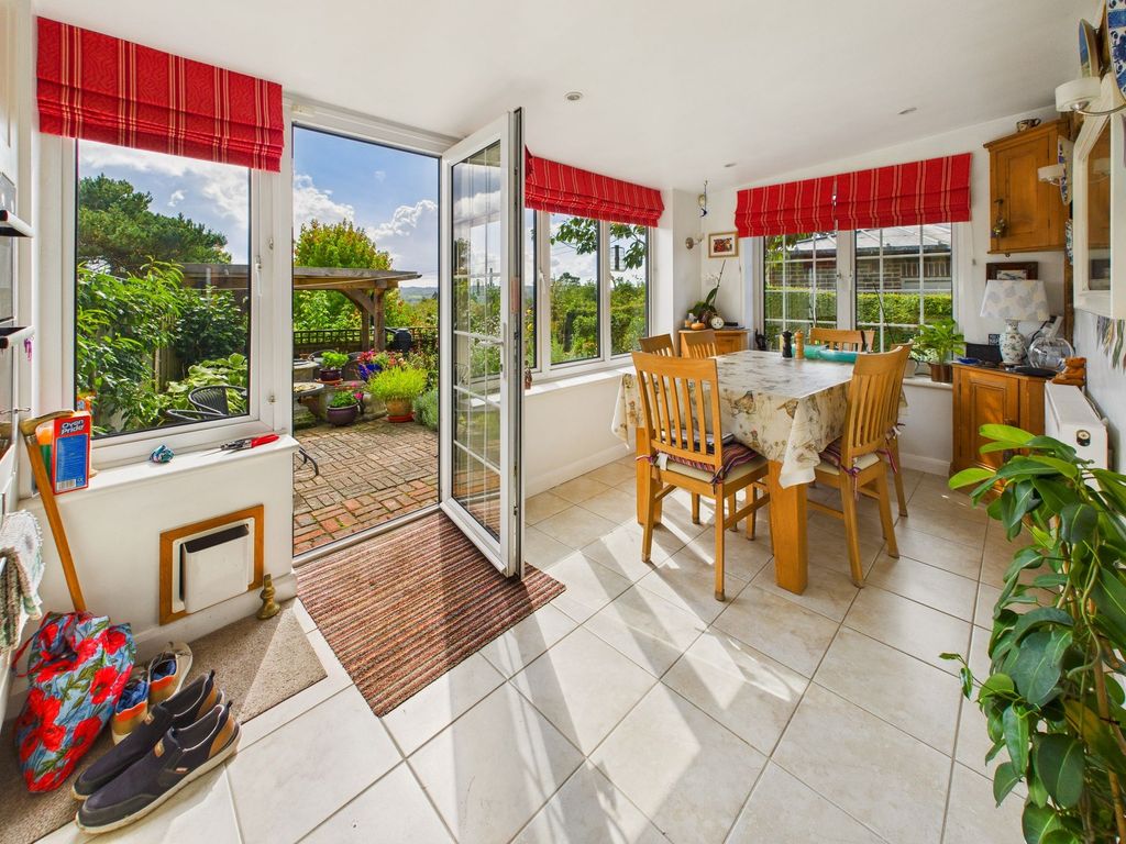 Property photo 3 of 21 Dining Area