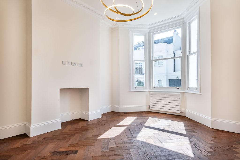 Property photo 3 of 24 Shawfield-Street-01