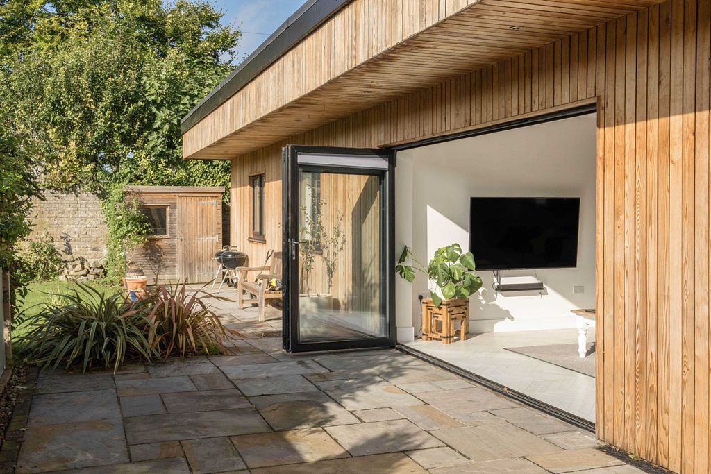 Property photo 2 of 25 Bi-Fold Doors